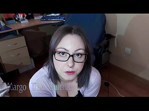 ❤️ Neska sexy betaurrekoekin dildoa zurrupatzen du kameraren aurrean ☑ Izorra %eu.porn-milf-300.ruan ❤